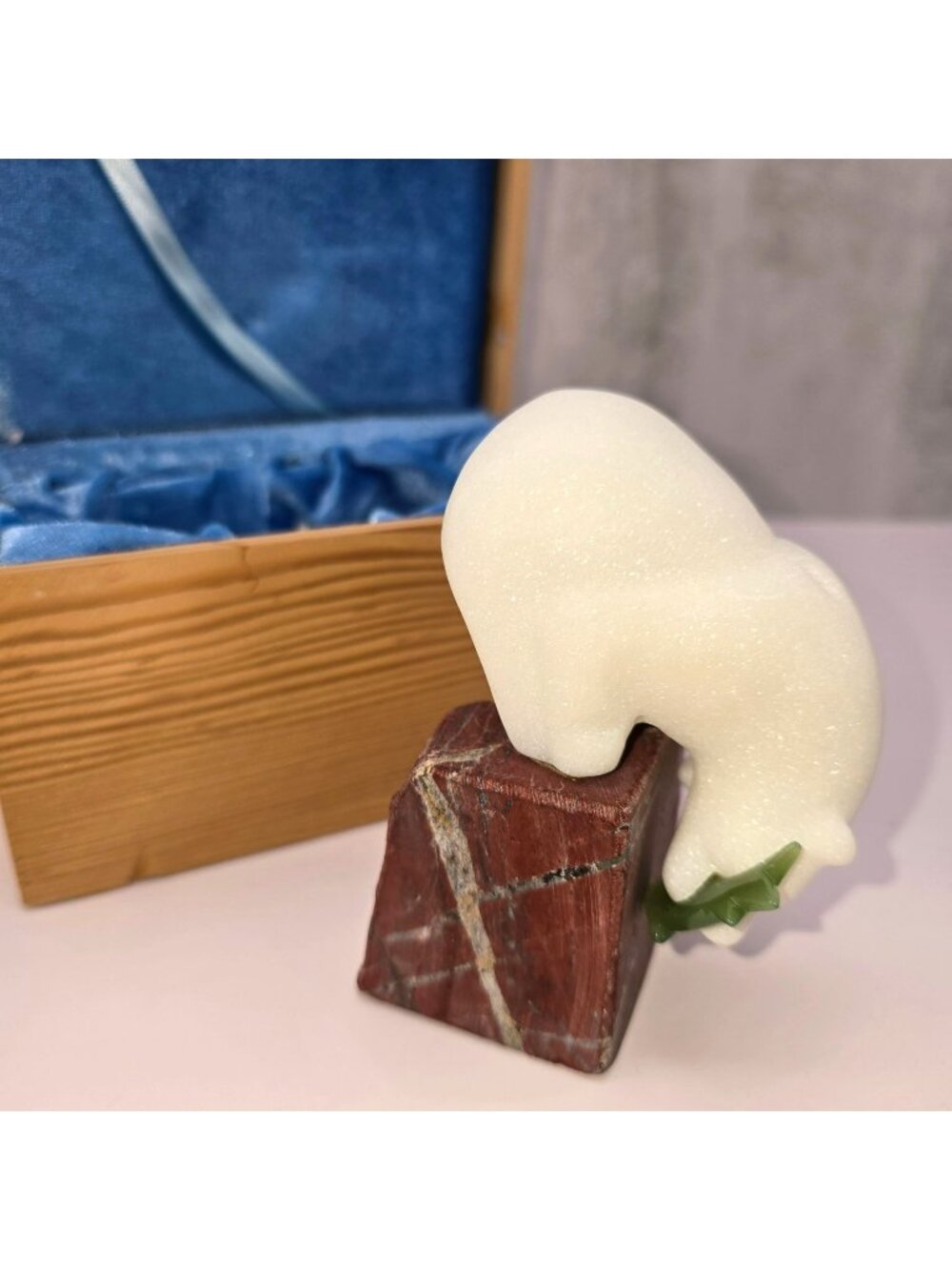 White Marble Bear Figurine On Stone Base Jade Fish Cassiar Hand Carved VL5139